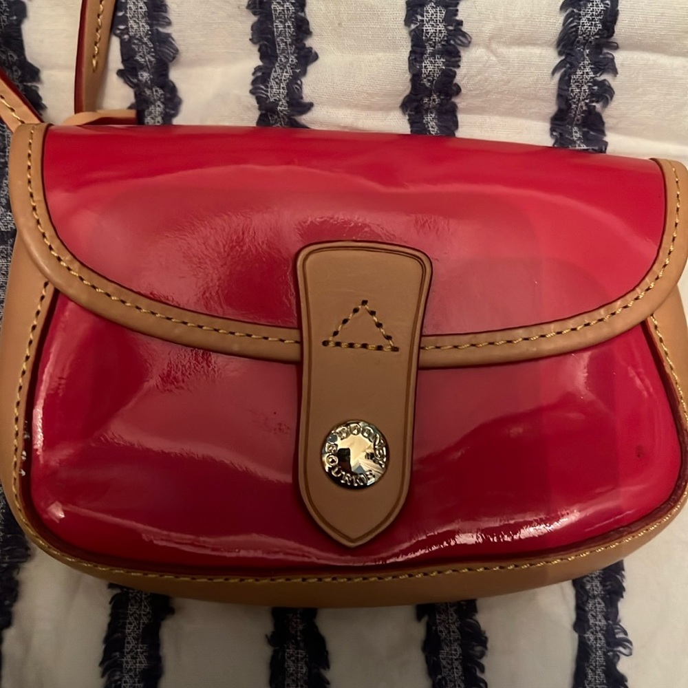 DOONEY & BOURKE skinny purse.never used.Mint condition!